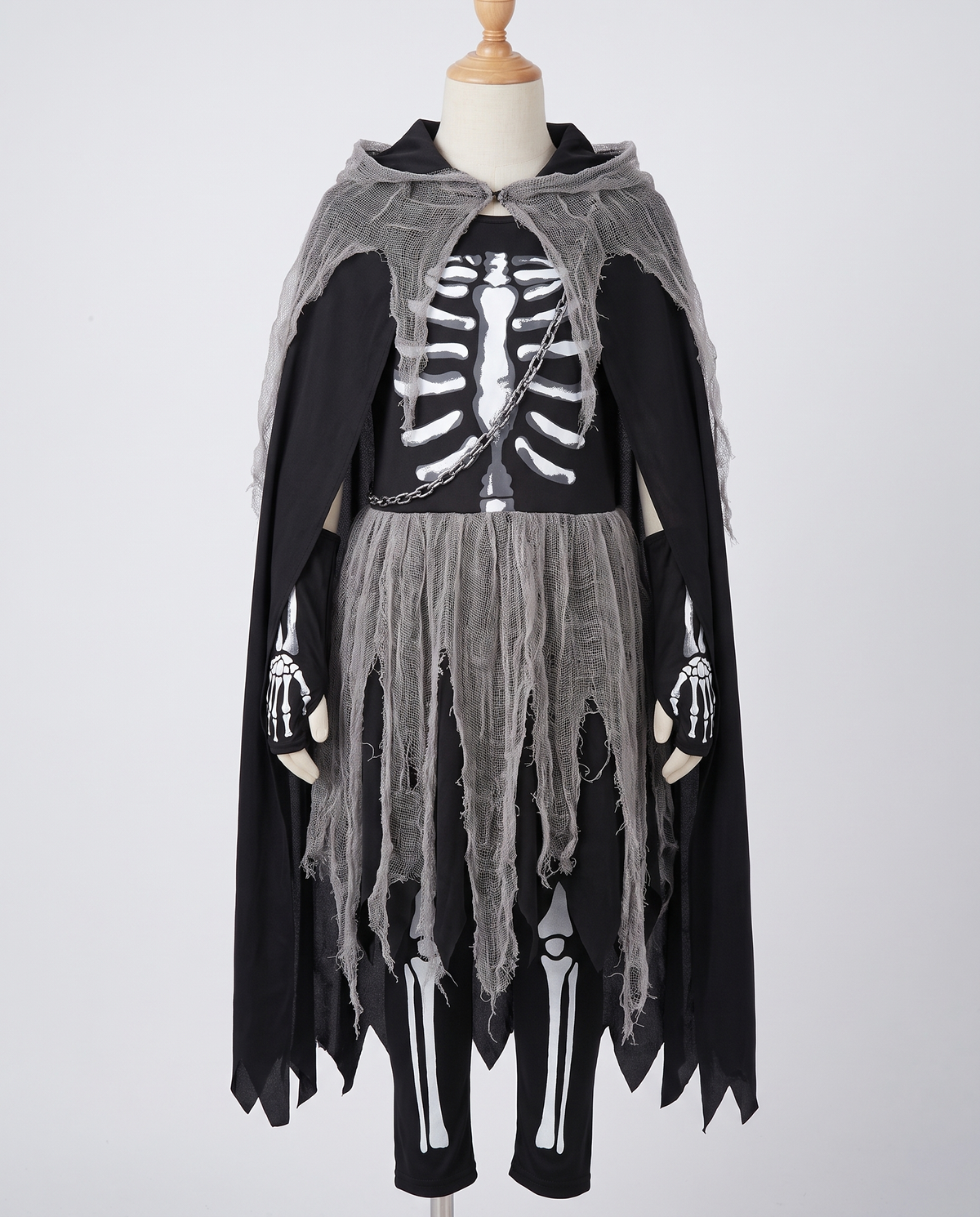 Girls grim reaper costume on child mannequin
