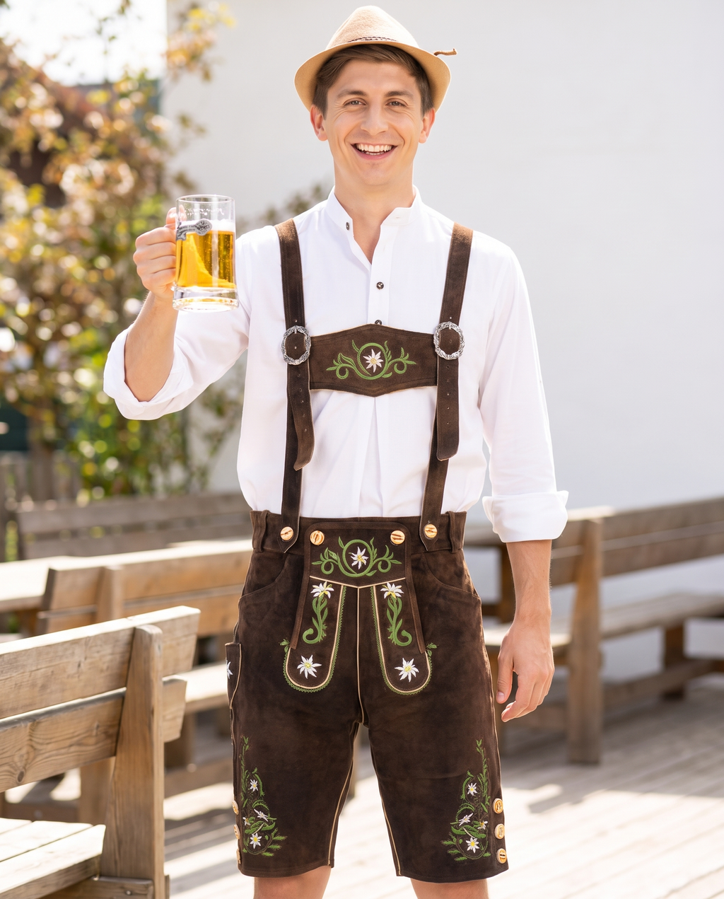 Man wearing Heinrich leather lederhosen